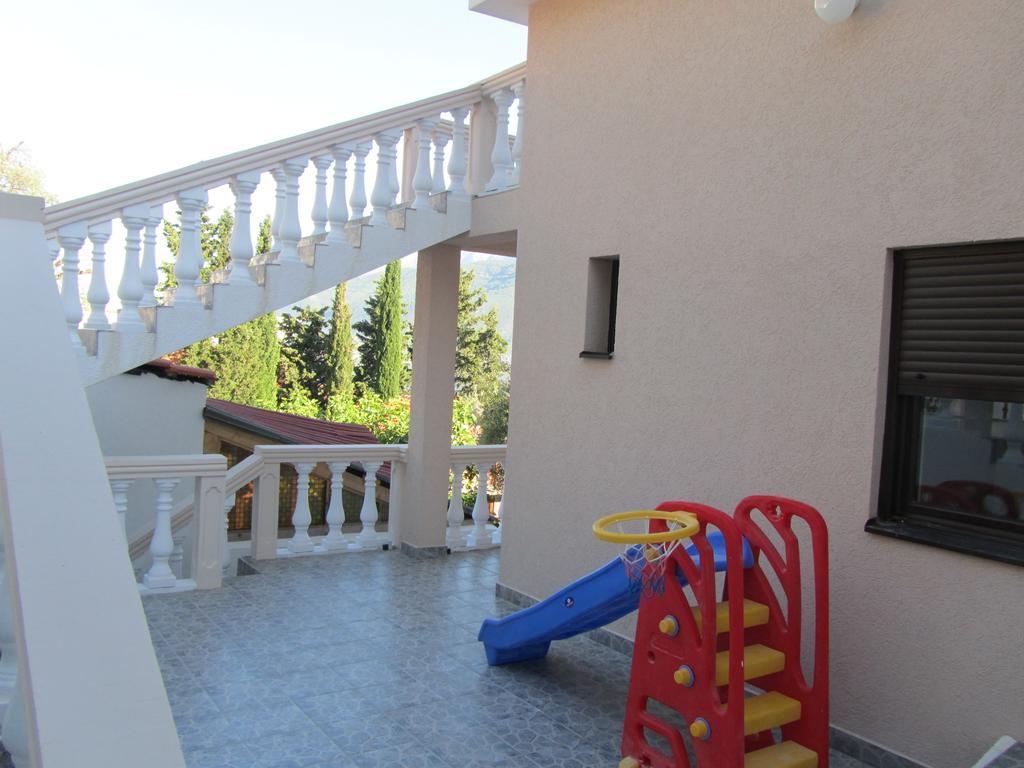Apartments Arina Krasici Exterior photo