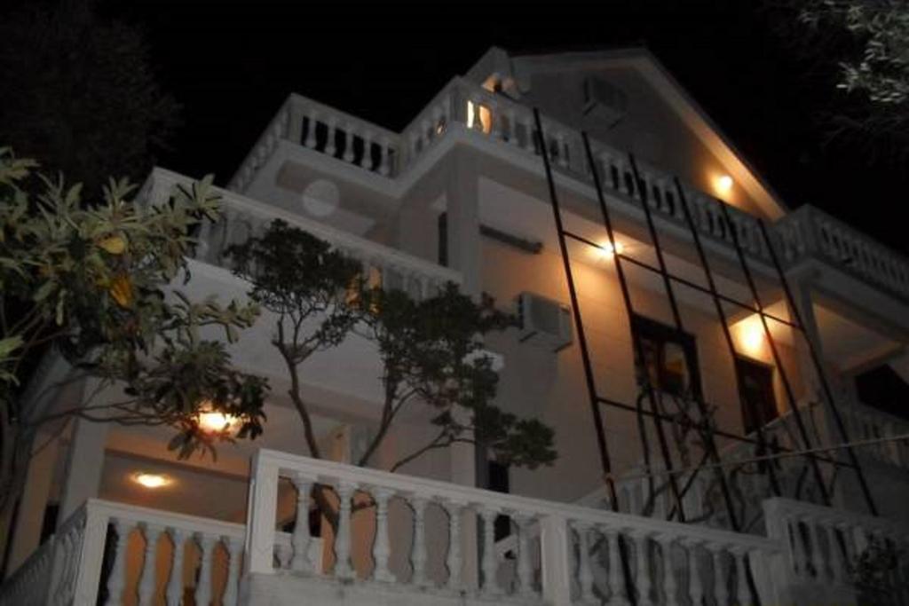 Apartments Arina Krasici Exterior photo